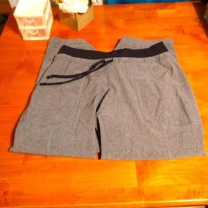 Athleta size 2 grey capris